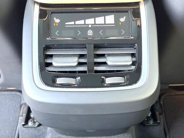 2022 Volvo XC60 5AA-UB420TXCM (UW-6a0c6d77d2349)[24]