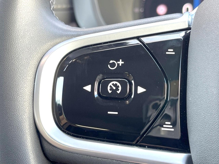 2022 Volvo XC60 5AA-UB420TXCM (UW-6a0c6d77d2349)[27]