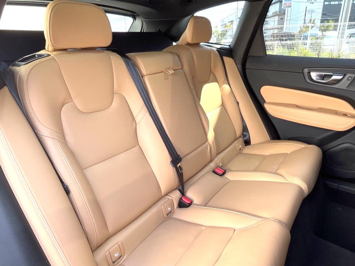 2022 Volvo XC60 5AA-UB420TXCM (UW-6a0c6d77d2349)[14]