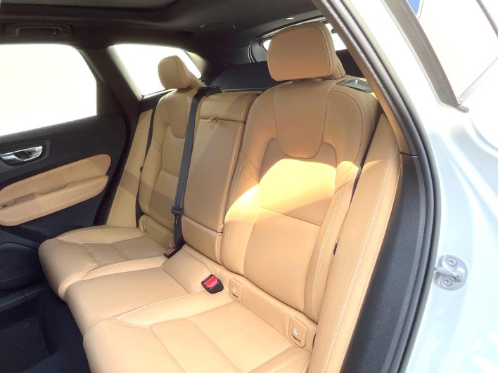 2022 Volvo XC60 5AA-UB420TXCM (UW-6a0c6d77d2349)[20]