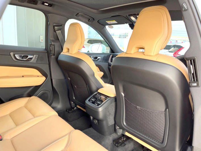 2022 Volvo XC60 5AA-UB420TXCM (UW-6a0c6d77d2349)[13]