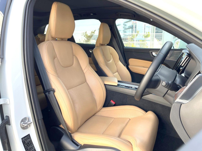 2022 Volvo XC60 5AA-UB420TXCM (UW-6a0c6d77d2349)[12]