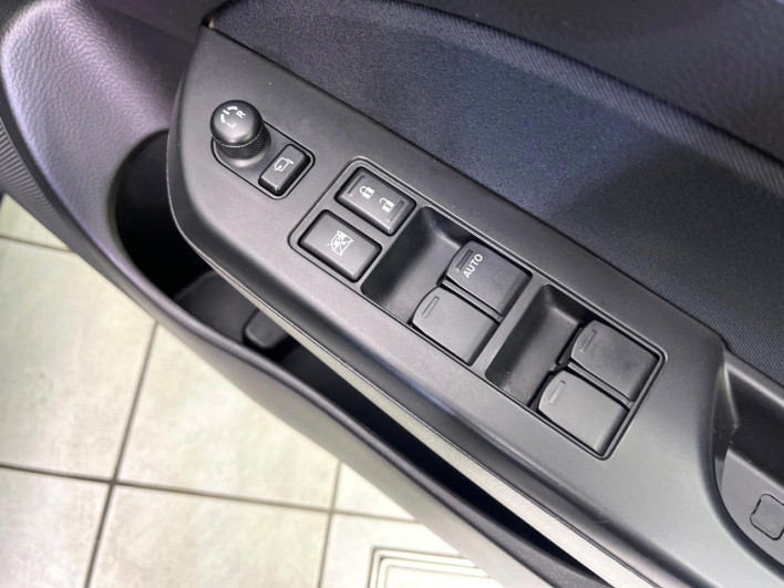 2012 Suzuki Swift DBA-ZC72S (UW-6a0c6d7b7c7b1)[25]