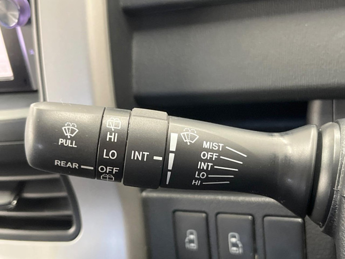 2013 Toyota Noah DBA-ZRR70G (UW-6a0c6d8037748)[16]