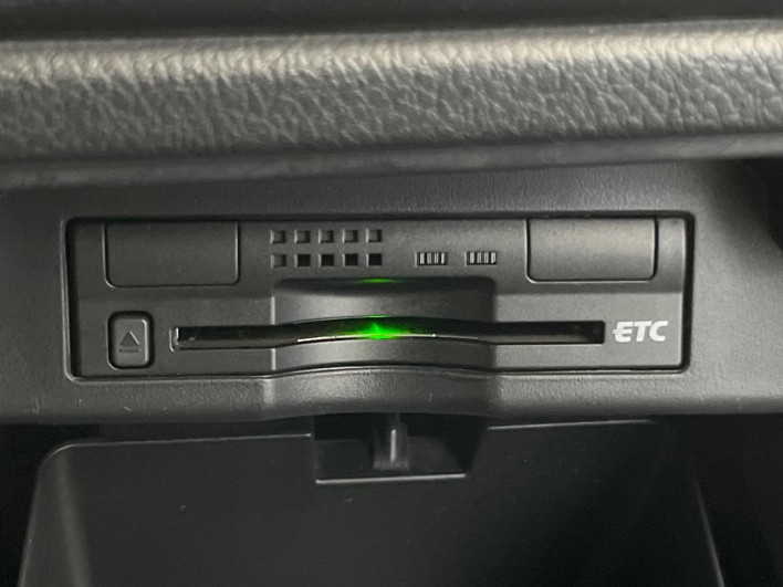 2013 Toyota Noah DBA-ZRR70G (UW-6a0c6d8037748)[14]