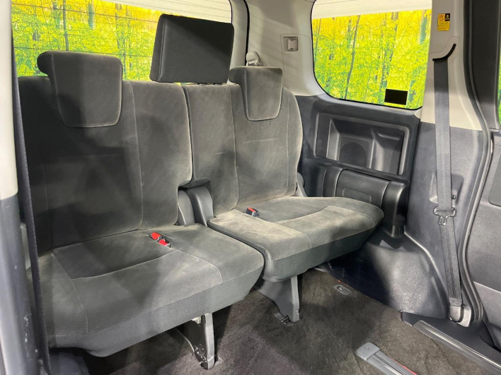 2013 Toyota Noah DBA-ZRR70G (UW-6a0c6d8037748)[28]