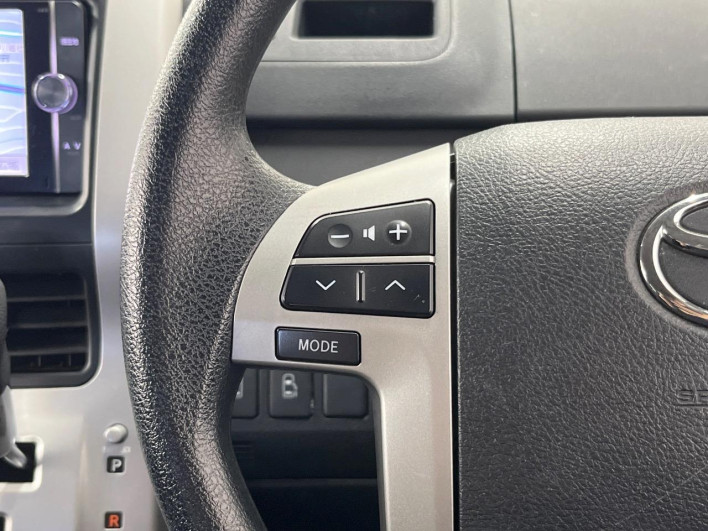 2013 Toyota Noah DBA-ZRR70G (UW-6a0c6d8037748)[17]