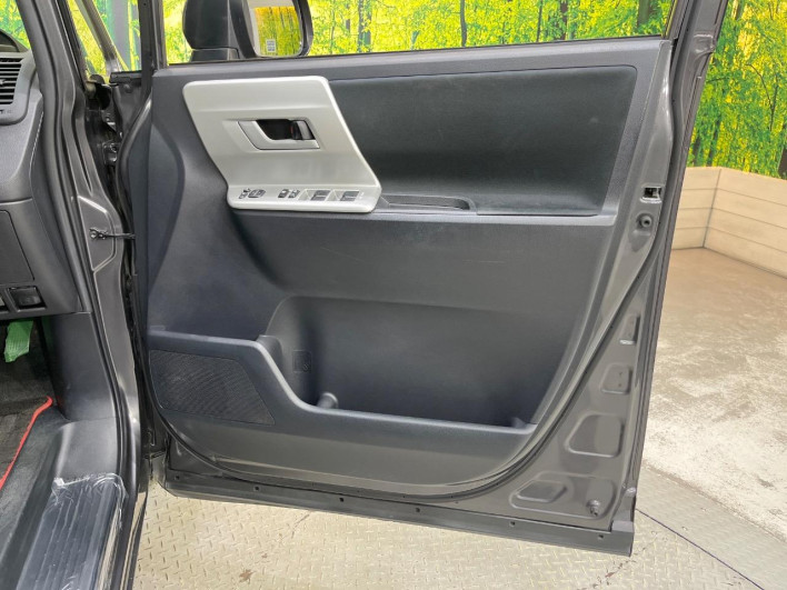 2013 Toyota Noah DBA-ZRR70G (UW-6a0c6d8037748)[24]
