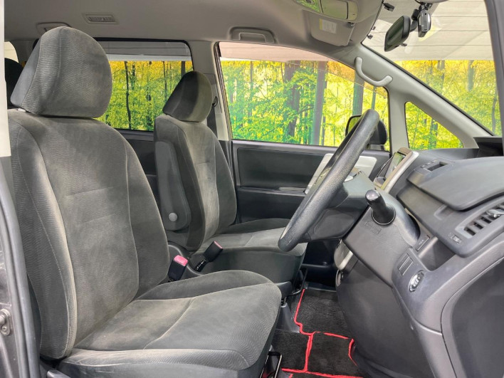 2013 Toyota Noah DBA-ZRR70G (UW-6a0c6d8037748)[26]