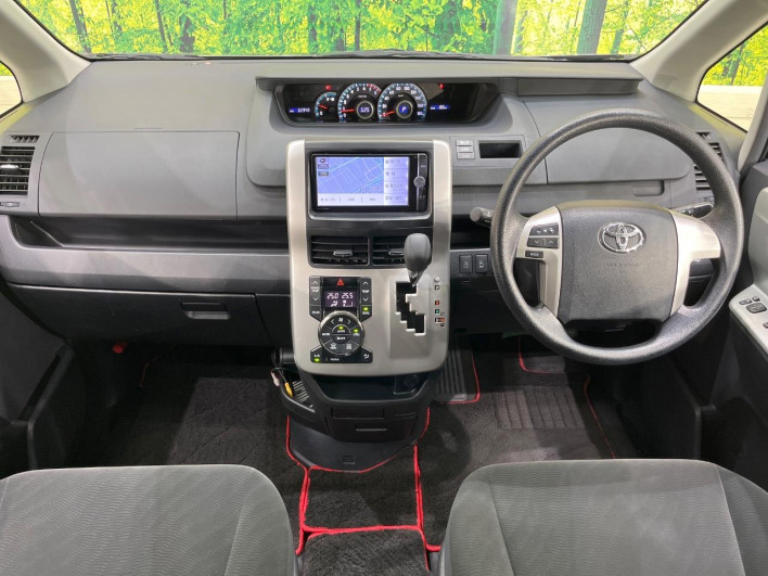 2013 Toyota Noah DBA-ZRR70G (UW-6a0c6d8037748)[25]