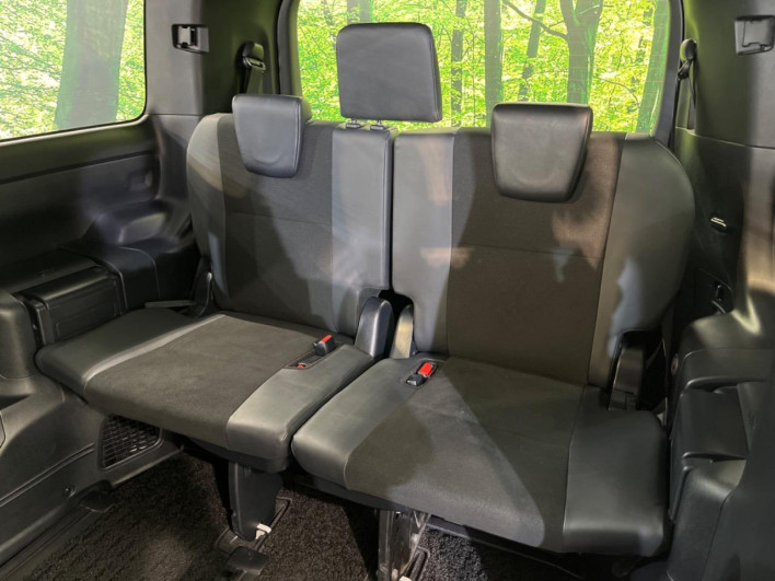 2018 Toyota Noah DBA-ZRR80W (UW-6a0c6d842c63f)[15]