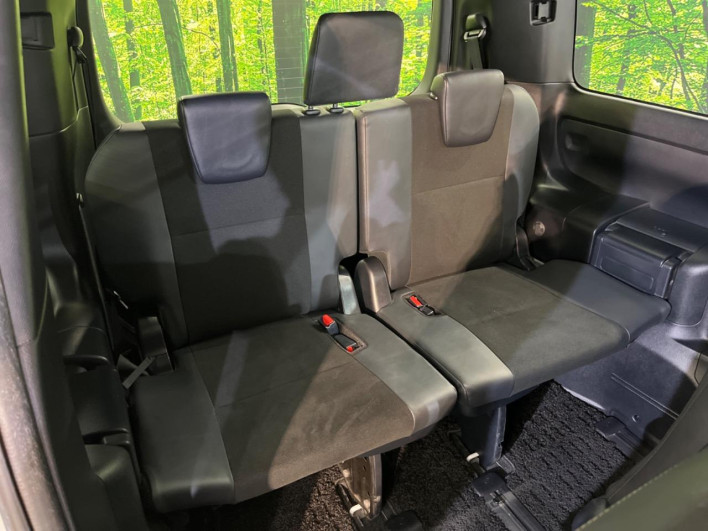 2018 Toyota Noah DBA-ZRR80W (UW-6a0c6d842c63f)[14]