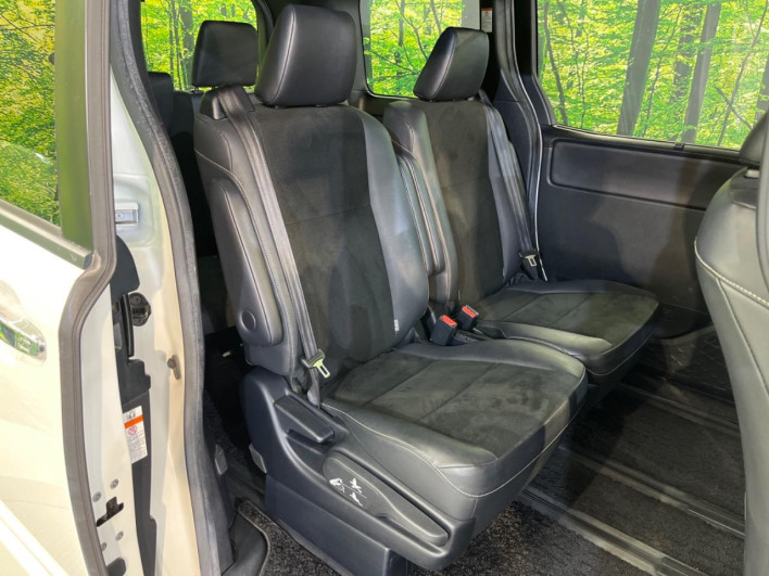 2018 Toyota Noah DBA-ZRR80W (UW-6a0c6d842c63f)[13]