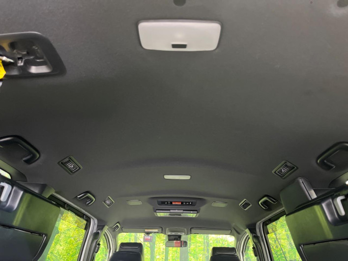 2018 Toyota Noah DBA-ZRR80W (UW-6a0c6d842c63f)[22]