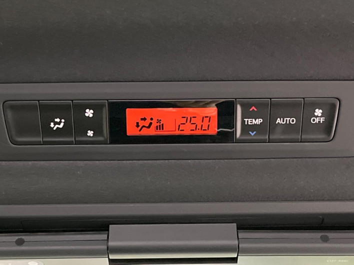 2018 Toyota Noah DBA-ZRR80W (UW-6a0c6d842c63f)[29]