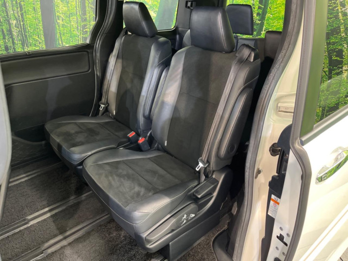 2018 Toyota Noah DBA-ZRR80W (UW-6a0c6d842c63f)[16]