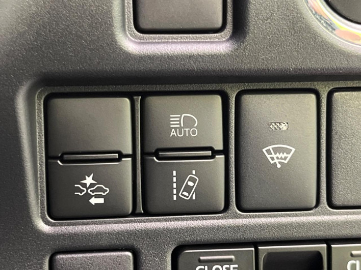 2020 Toyota Voxy DBA-ZRR80W (UW-6a0c6d8709de2)[16]
