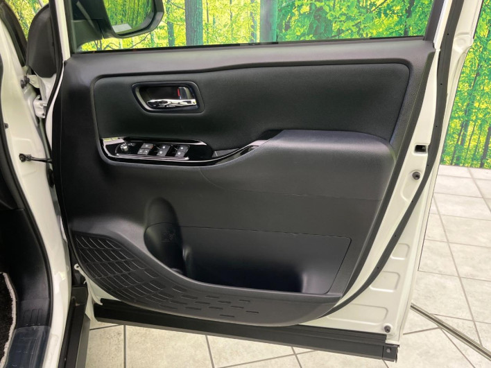 2020 Toyota Voxy DBA-ZRR80W (UW-6a0c6d8709de2)[12]