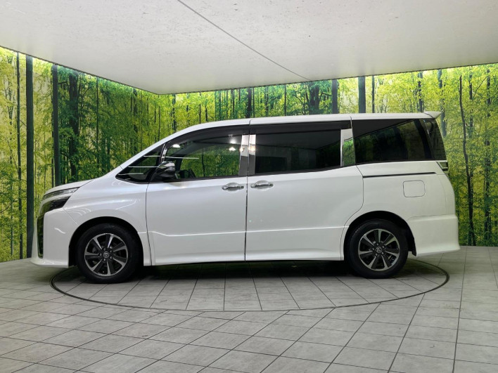 2020 Toyota Voxy DBA-ZRR80W (UW-6a0c6d8709de2)[11]