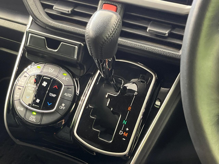 2020 Toyota Voxy DBA-ZRR80W (UW-6a0c6d8709de2)[25]