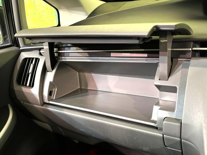 2011 Toyota Prius DAA-ZVW30 (UW-6a0c6d8ea0e4b)[15]