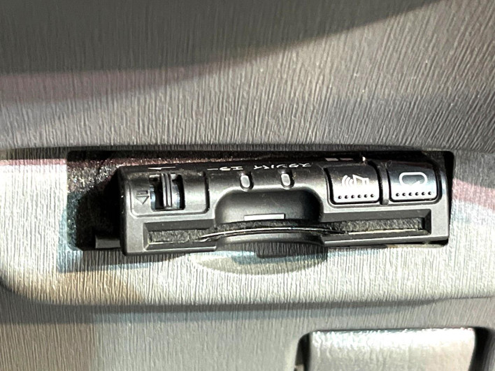 2011 Toyota Prius DAA-ZVW30 (UW-6a0c6d8ea0e4b)[9]