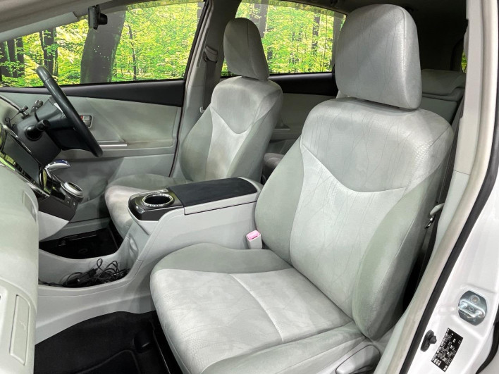 2013 Toyota Prius α DAA-ZVW41W (UW-6a0c6d92da126)[12]