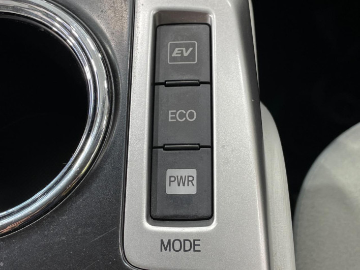 2013 Toyota Prius α DAA-ZVW41W (UW-6a0c6d92da126)[21]