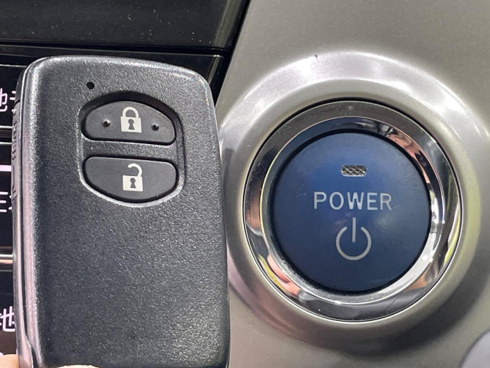 2013 Toyota Prius α DAA-ZVW41W (UW-6a0c6d92da126)[19]