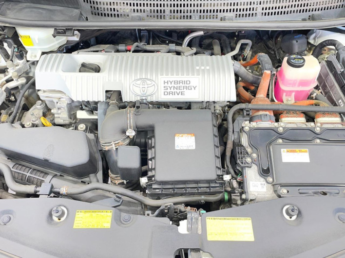 2013 Toyota Prius α DAA-ZVW41W (UW-6a0c6d92da126)[4]