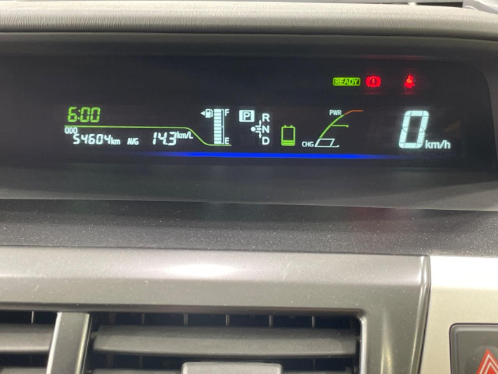 2013 Toyota Prius α DAA-ZVW41W (UW-6a0c6d92da126)[20]