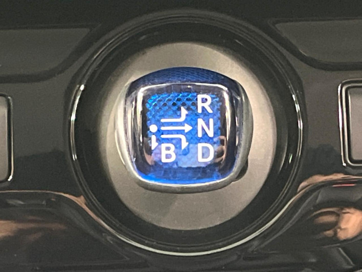 2020 Toyota Prius 6AA-ZVW51 (UW-6a0c6d98a37cb)[23]