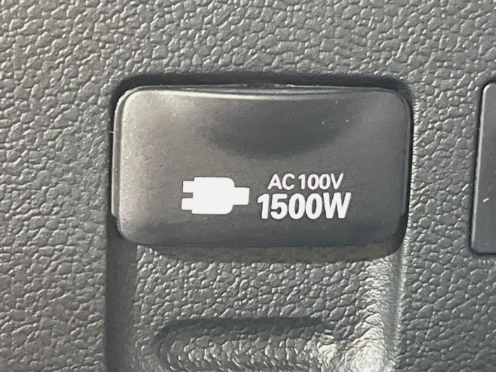 2020 Toyota Prius 6AA-ZVW51 (UW-6a0c6d98b402d)[11]
