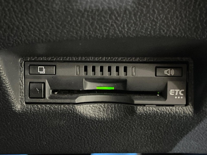 2020 Toyota Prius 6AA-ZVW51 (UW-6a0c6d98b402d)[27]