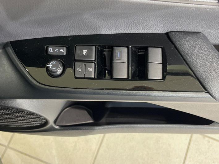 2020 Toyota Prius 6AA-ZVW51 (UW-6a0c6d98b402d)[19]