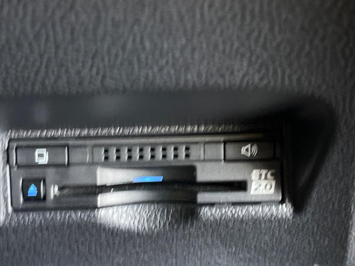 2018 Toyota Prius PHV DLA-ZVW52 (UW-6a0c6d9c67e6c)[9]