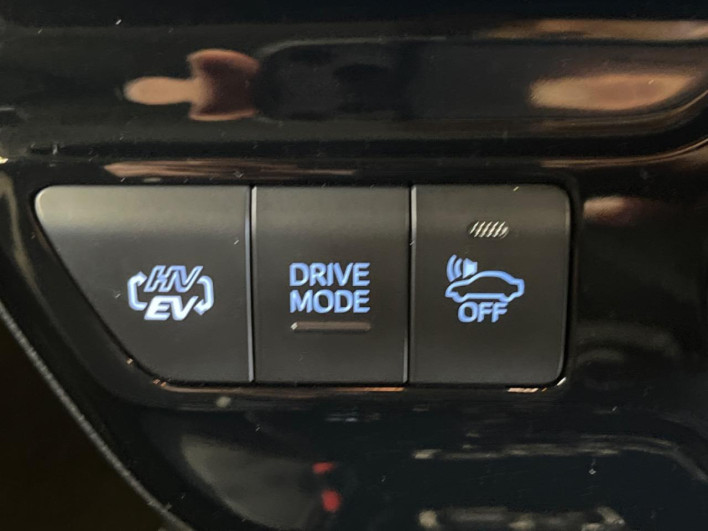 2018 Toyota Prius PHV DLA-ZVW52 (UW-6a0c6d9c67e6c)[21]