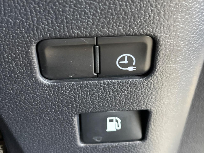 2018 Toyota Prius PHV DLA-ZVW52 (UW-6a0c6d9c67e6c)[8]