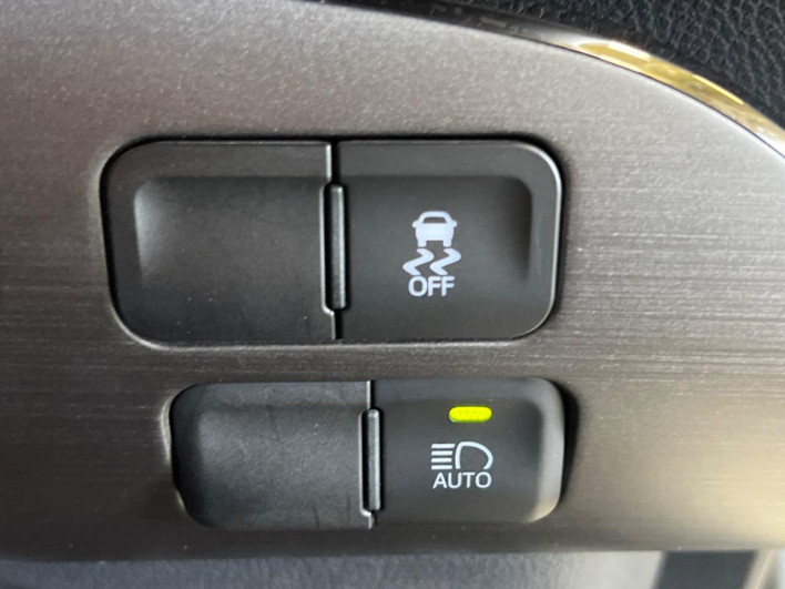 2018 Toyota Prius PHV DLA-ZVW52 (UW-6a0c6d9c67e6c)[7]