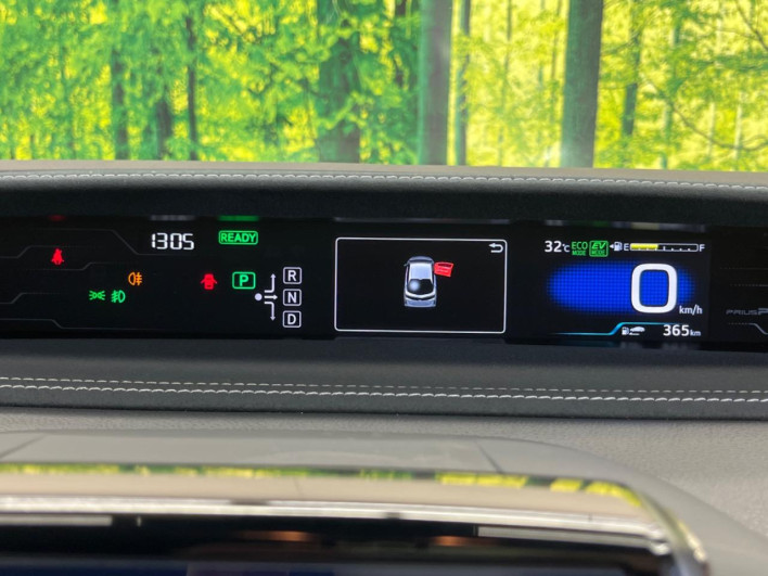 2018 Toyota Prius PHV DLA-ZVW52 (UW-6a0c6d9c67e6c)[18]