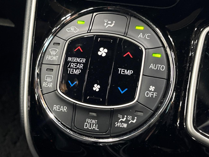 2020 Toyota Voxy 6AA-ZWR80W (UW-6a0c6da403ee5)[27]