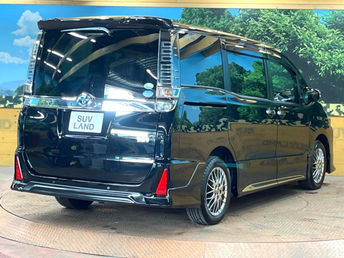 2020 Toyota Voxy 6AA-ZWR80W (UW-6a0c6da403ee5)[7]