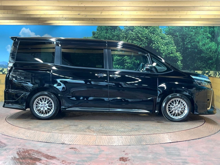 2020 Toyota Voxy 6AA-ZWR80W (UW-6a0c6da403ee5)[6]