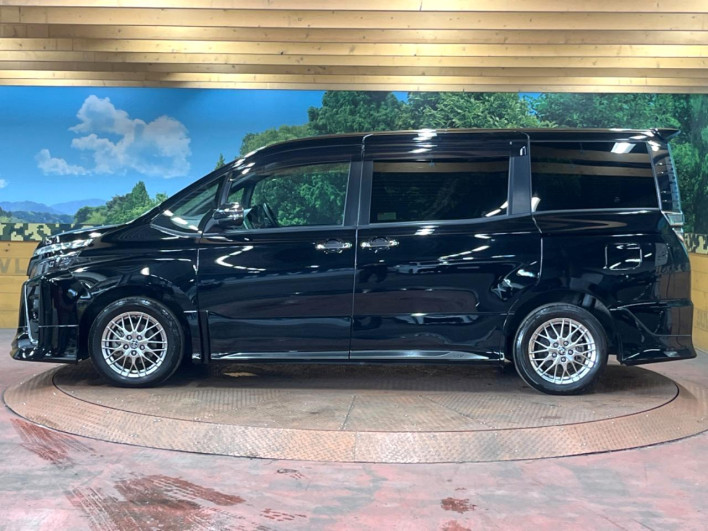 2020 Toyota Voxy 6AA-ZWR80W (UW-6a0c6da403ee5)[10]