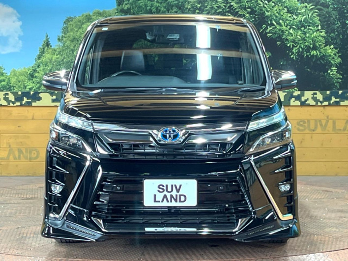 2020 Toyota Voxy 6AA-ZWR80W (UW-6a0c6da403ee5)[4]