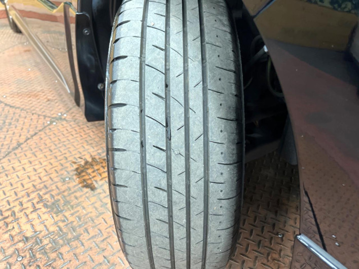 2020 Toyota Voxy 6AA-ZWR80W (UW-6a0c6da403ee5)[13]