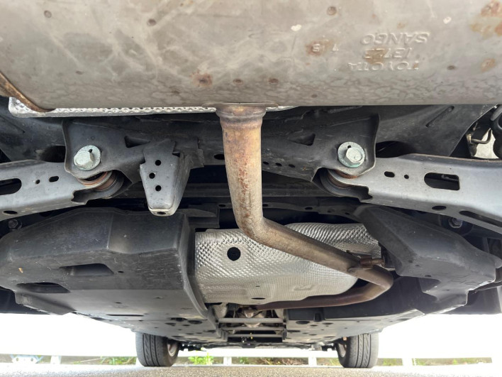 2017 Toyota C-HR DAA-ZYX10 (UW-6a0c6dac0cb9b)[18]
