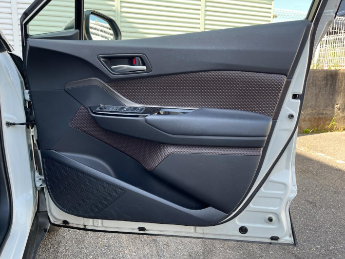 2017 Toyota C-HR DAA-ZYX10 (UW-6a0c6dac0cb9b)[27]