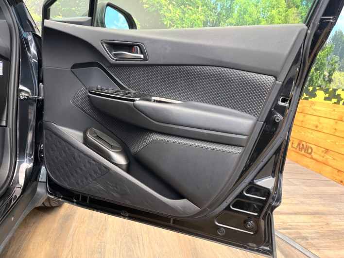 2018 Toyota C-HR DAA-ZYX10 (UW-6a0c6dac7925c)[18]