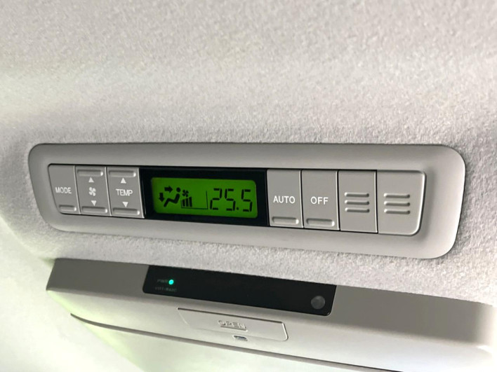 2013 Toyota Estima DBA-ACR50W (UW-6a0d25592b645)[26]